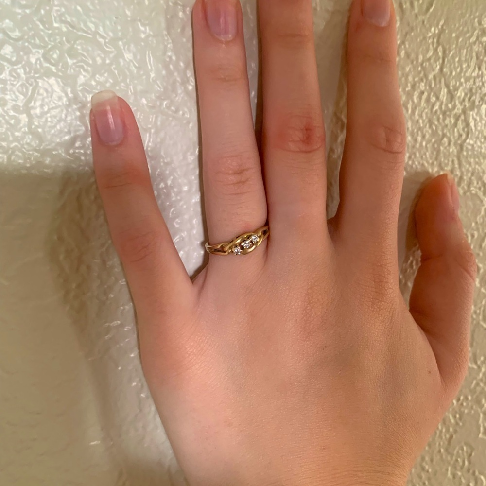 Radiant diamond 14K gold ring for sale size 6